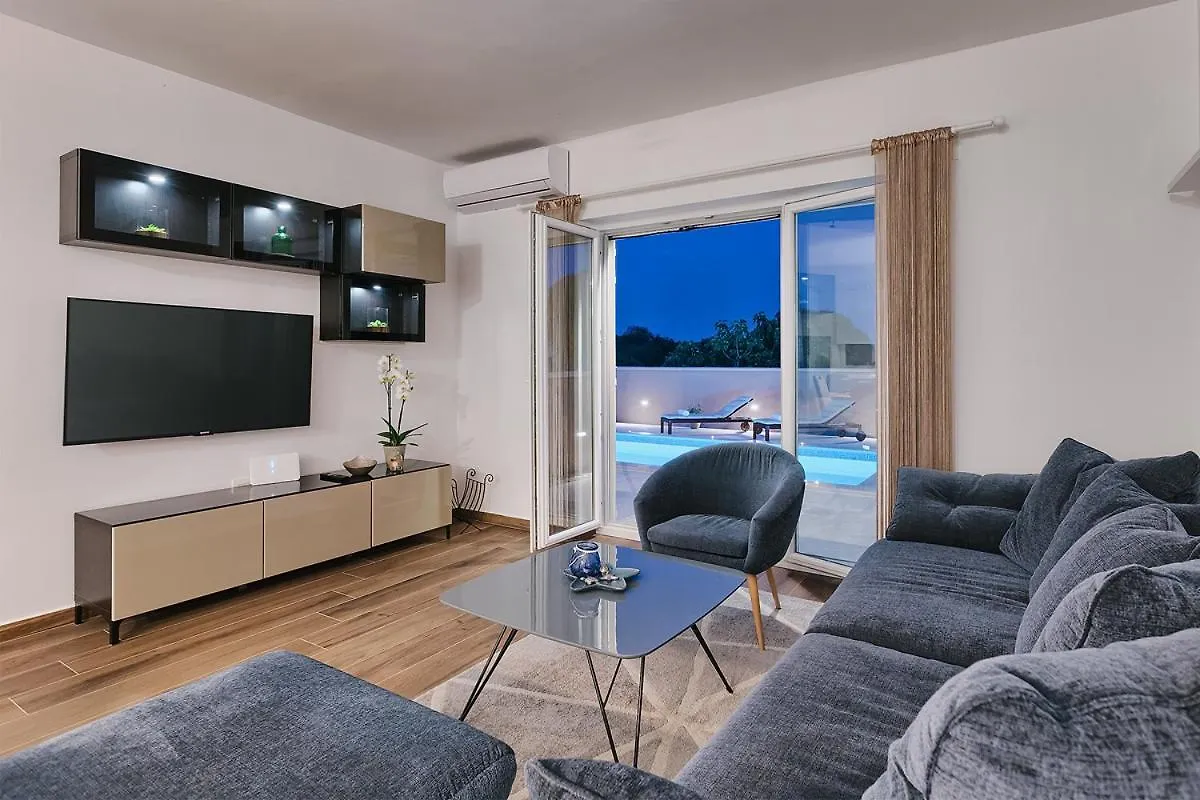 Villa Mokka - Perfekt Ausgestattete Villa In Hervorragender Lage Pula Kroatië