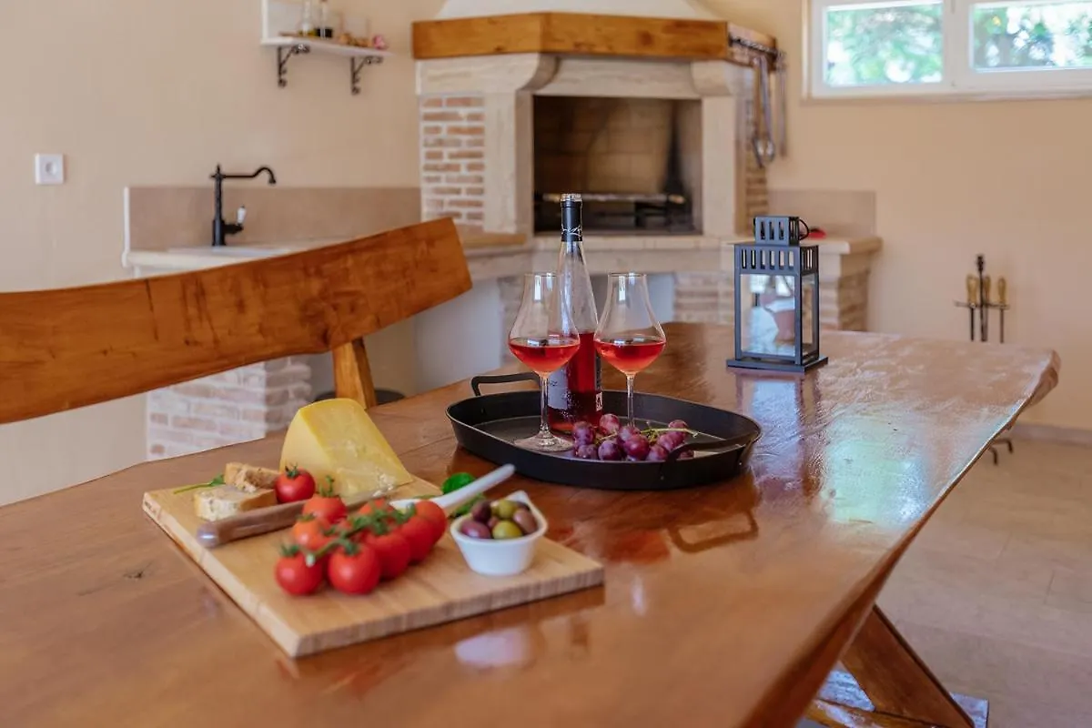 Villa Mokka - Perfekt Ausgestattete Villa In Hervorragender Lage Πούλα