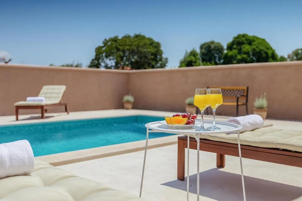 Villa Mokka - Perfekt Ausgestattete Villa In Hervorragender Lage Πούλα